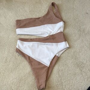 White and nude - One Piece Revolve - Camila Coelho